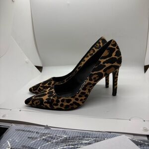 Women’s Calvin Klein Brady Pointed Toe Leopard Print Heels Size 8.5